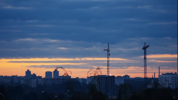 Imágenes Paisaje Urbano Horizonte Ciudad Grúas Construcción Está Construyendo Edificio — Vídeo de stock