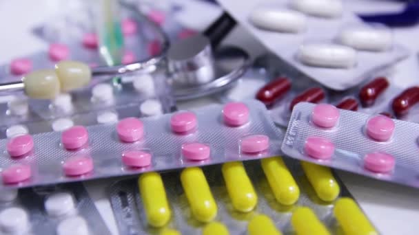 Productos Farmacéuticos Pastillas Antibióticos Blister Tratamiento Médico Concepto Seguro Salud — Vídeo de stock