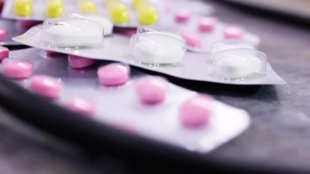 ブリスターパック内の医薬品 抗生物質 健康保険の概念 — ストック動画