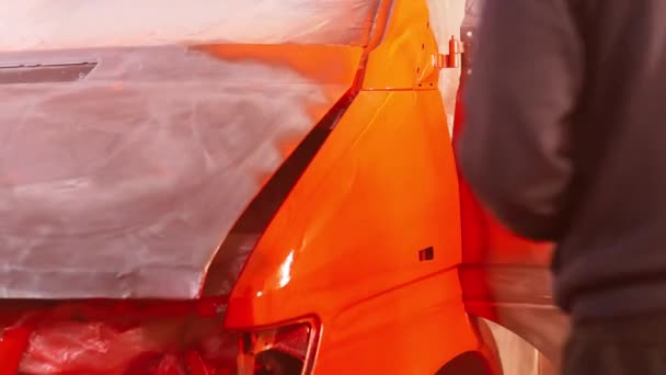 Malowanie Samochodu Ciężarowego Kolorze Czerwonym Naprawy Karoserii — Wideo stockowe