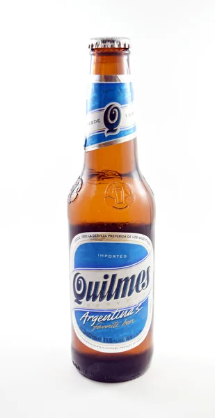 Пляшку пива Quilmes з Аргентини — стокове фото