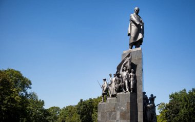 Sumskaya Caddesi 'ndeki Taras Shevchenko Anıtı