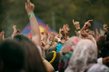 Renk Festivali, Kutsallar, Gençlik Renkli Dans