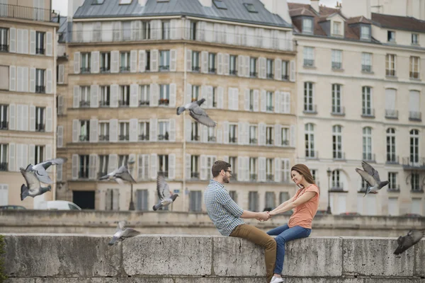Couple sur la Seine . — Photo