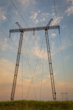 Enerji hatları, gökyüzü arka plan