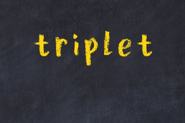 Üzerinde yazı olan siyah karatahta.