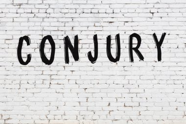 Beyaz tuğla duvara yazı yazma büyüsü