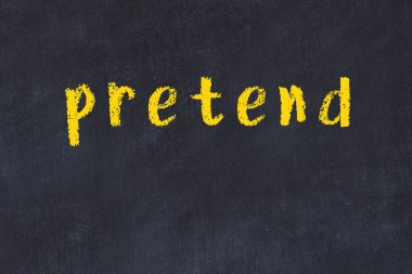 Kolej tebeşir masasında, üzerinde 