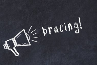 Hoparlör ve yazı destekleyici tebeşir çizimi