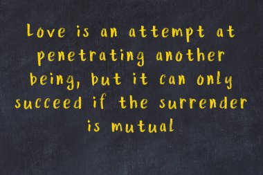 Siyah karatahtaya Tebeşir Bilgisi Yazısı