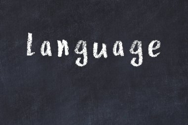 Üzerinde el yazısı olan üniversite yazı tahtası.