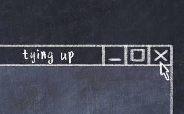 Tarayıcı penceresini kapatırken, sayfa başlığı yazıtının bağlandığı tebeşir çizimi  