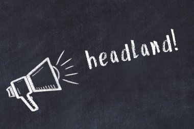 Hoparlör çizimi ve yazı burnu olan siyah karatahta