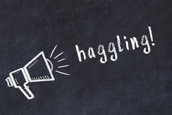 Hoparlör çizimi ve yazıt pazarlığı olan siyah karatahta