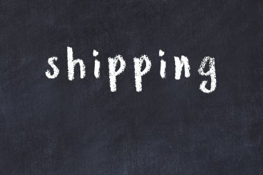 Üzerinde el yazısıyla yazılmış kargoyla üniversite tahtasına.