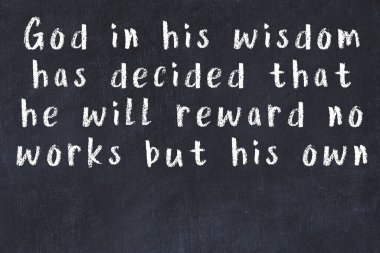 Bilgece motive edici el yazısı tebeşirle yazılmış siyah karatahta