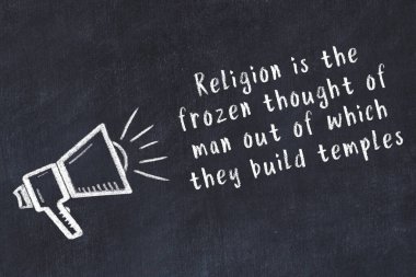 Bilge motivasyonel yazıtlı siyah karatahtaya hoparlör çizimi