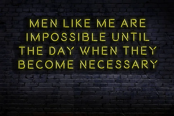 Zekice ve motive edici bir alıntı. Karanlıkta duvarda neon levhası