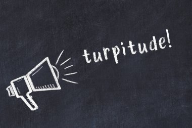 Hoparlör çizimi ve yazıtların ahlaksızlığı olan siyah karatahta