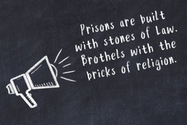 Bilge motivasyonel yazıtlı siyah karatahtaya hoparlör çizimi