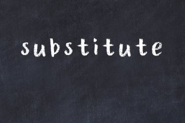 Üzerinde el yazısı olan bir kolej tahtası.