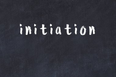 Siyah masaya elle yazılmış tebeşir kabul töreni.