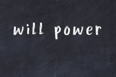 Üzerinde el yazısıyla yazılmış bir yazı tahtası olan kolej yazı tahtasına güç verecek.