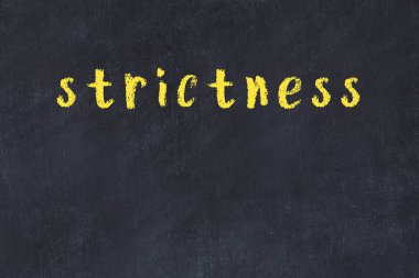 Tebeşir el yazısı yazması, siyah masanın üzerine yazma sıkışıklığı