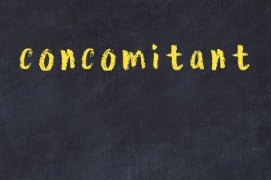 Üzerinde el yazısı olan bir kolej tahtası.