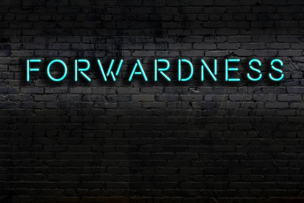 Geceleri duvarda neon levhası var. Yazı ileticiliği