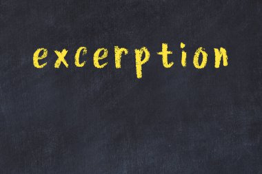 Üzerinde el yazısı alıntısı olan üniversite yazı tahtası.