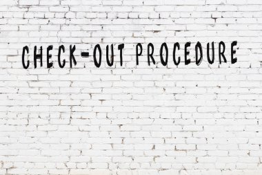 Siyah masadaki tebeşir el yazısı yazması kontrol prosedürü