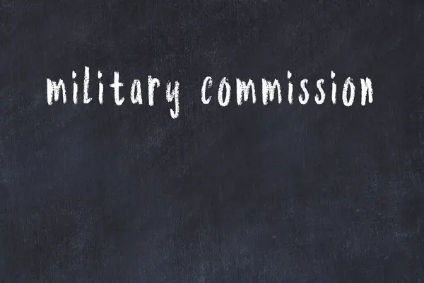 Tablica Szkolna Odręcznie Napisaną Komisją Wojskową — Zdjęcie stockowe