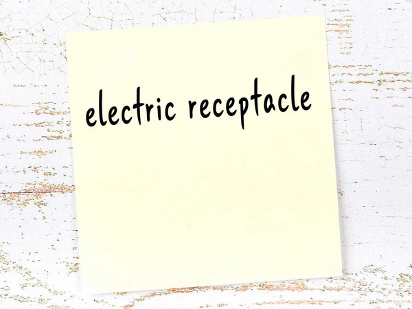Konzept Der Erinnerung Elektrische Behälter Gelbes Klebriges Blatt Papier Auf — Stockfoto