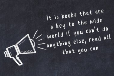 Bilge motivasyonel yazıtlı siyah karatahtaya hoparlör çizimi