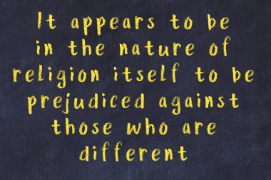 Bilgece motive edici el yazısı tebeşirle yazılmış siyah karatahta