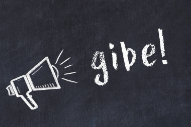 Hoparlör çizimli siyah karatahta ve yazıt jübilesi