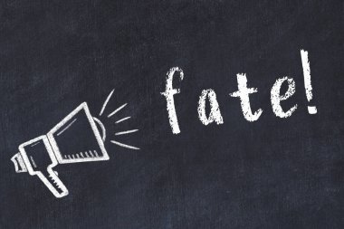 Hoparlör çizimli siyah karatahta ve yazıt kaderi