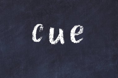 Siyah masaya elle yazılmış tebeşir işareti