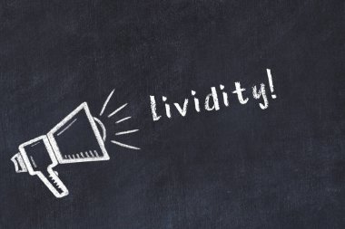 Hoparlör çizimi ve yazı morluğu olan siyah karatahta