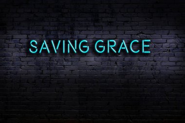 Geceleri duvarda neon levhası var. Yazı kaydetme zarafeti