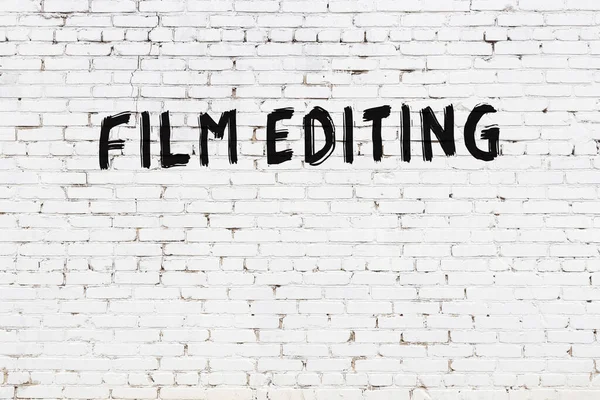 Vit Tegelvägg Med Inskriptionsfilm Redigering Handskriven Med Svart Färg — Stockfoto