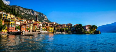 Perledo, İtalya - 03.09.2025: Como Gölü manzarası ve İtalya 'daki kıyı gösterileri. Yüksek kalite fotoğraf
