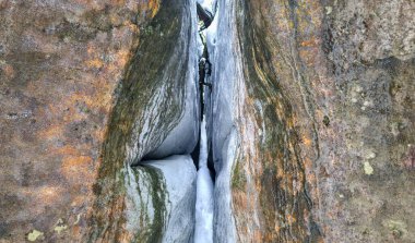 Stolowe Dağları Ulusal Parkı 'ndaki Bledne Skaly' deki Labirent Yolu 'ndaki kayalar ve kaya oluşumları. Yüksek kalite fotoğraf