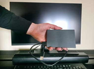 Büyük miktarda bilgi depolamak için harici hard disk. Ek elektronik veri depolama cihazı. Yüksek kalite fotoğraf