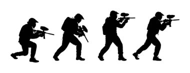 Beyaz zemin üzerinde paintball oyuncularının vektör siluetleri.     