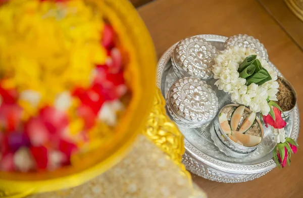 Bandeja de regalos del novio a la familia de la novia tradición tailandesa Imagen de stock