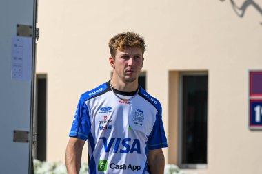 F1Testing GP F12026 20 Şubat 'ta Manama, Bahreyn' de Formula 1 'de yarışçı Bulls sürücüsü Liam Lawson