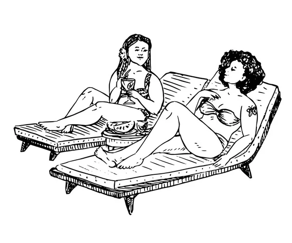 女の子プラスサイズでビキニに座って椅子飲みカクテル 話や日光浴 手描きのドア グラビアスタイルで描く スケッチイラスト — ストックベクタ
