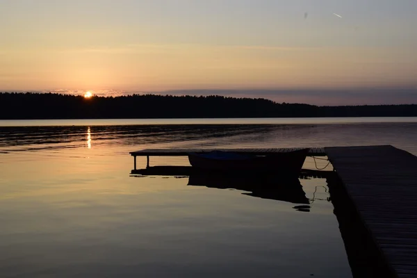 Coucher de soleil sur la jetée — Photo